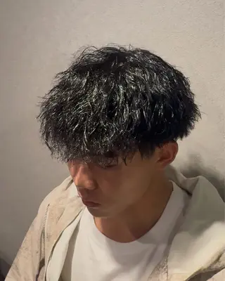 パーマ メンズ ツイスパ/シャドウ MANARUのヘアスタイル
