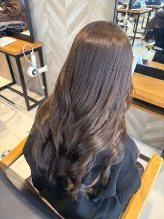 ロング EARTH 柿崎日菜のヘアスタイル