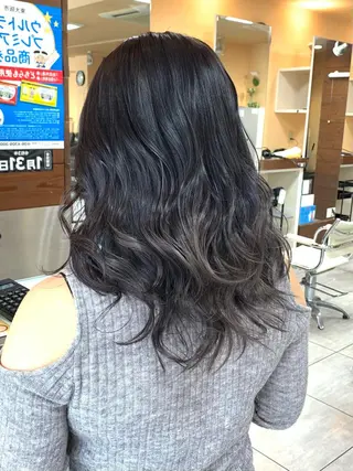 セミロング レイヤー/艶髪カラー 森本くるみのヘアスタイル