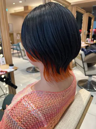 ショート カラー ヘアアレンジ サナ🌱 切りっぱなしボブのヘアスタイル