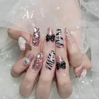 ネイル 🦋 Queenieのネイルデザイン