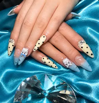 ミディアム YOKOSUKA NAILS💅✨のネイルデザイン