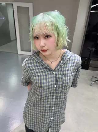 ショート カラー RIHO🎀栄 ハイトーン×顔周りのヘアスタイル