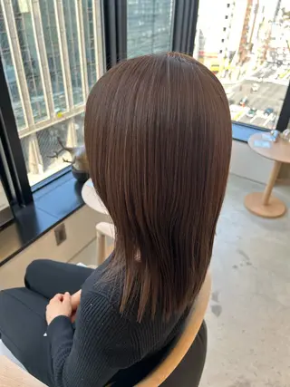 ミディアム カラー SiLO Yukinaのヘアスタイル