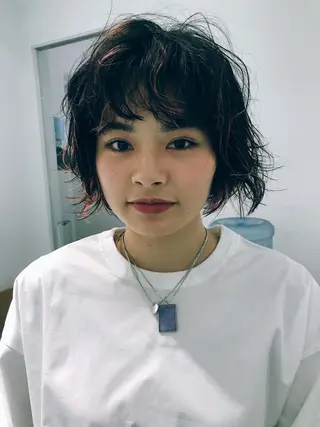 カラー 💓パーマ，💗 レイヤーカットのヘアスタイル