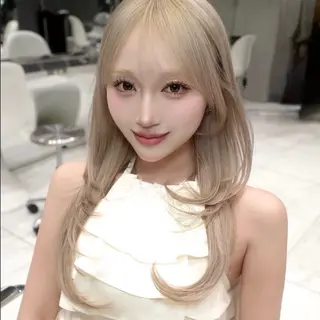 セミロング がわ/ハイレイヤー /ハイトーンカラーのヘアスタイル