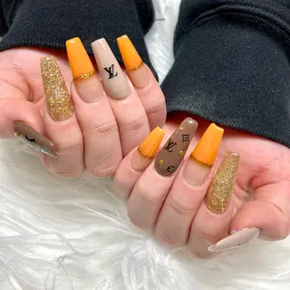 ロング ネイル Y. Sのネイルデザイン