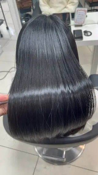 パーマ 仲里 茉緒のヘアスタイル