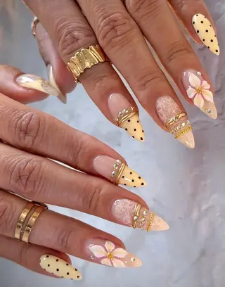 ネイル NiJi Nailsのネイルデザイン