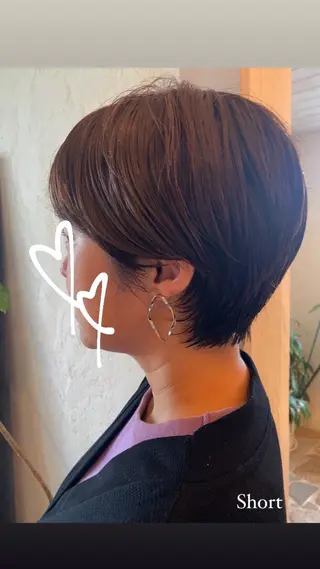 ショート カラー 井上 歩美のヘアスタイル