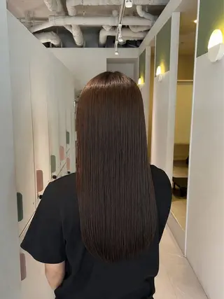 ロング カラー momb 折戸結菜のヘアスタイル