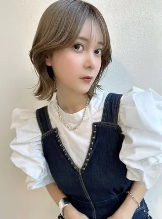 ミディアム カラー AIRI layer cut hairのヘアスタイル