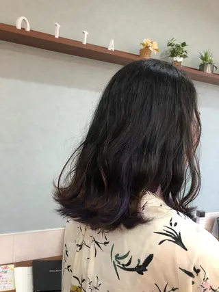 ミディアム カラー 大野 まゆのヘアスタイル