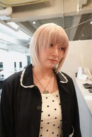 ショート カラー レイヤー/ハイトーン ヒガシサヨのヘアスタイル