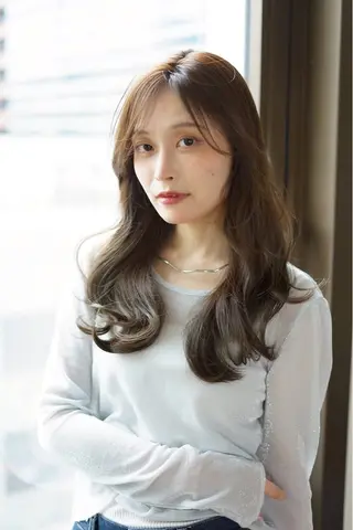 カラー ウエダ ユウのヘアスタイル