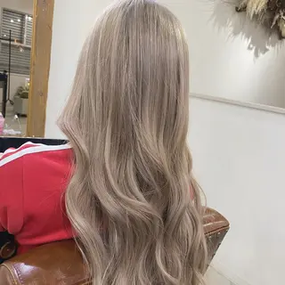 ロング カラー SOHO サラのヘアスタイル