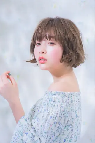 ミディアム 🪐脱白髪染め 🪐松尾菜々美のヘアスタイル