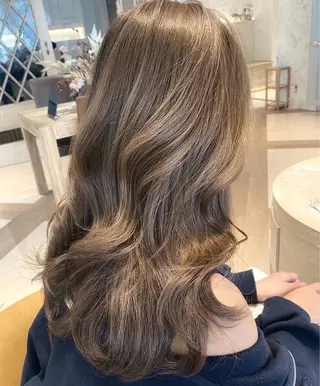 ロング カラー 三井 千里のヘアスタイル