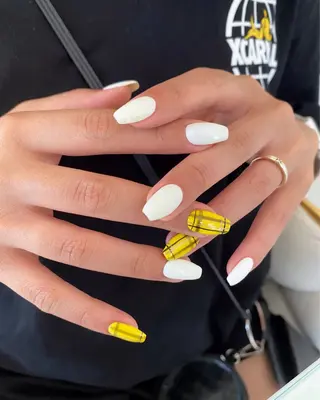 ミディアム 🦋Nail Amo🦋のネイルデザイン