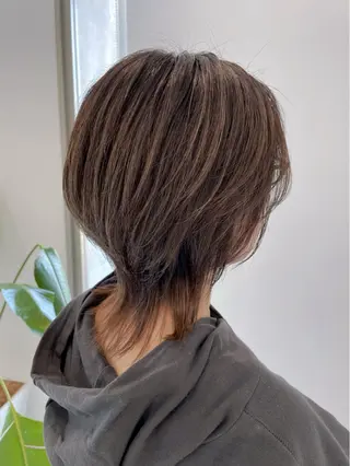 ショート カラー moi Blanc/ Aoyagiのヘアスタイル
