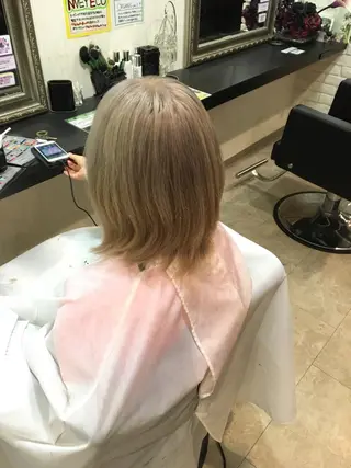 ショート カラー ハイトーン/ブリーチ ルミエール/新栄/栄のヘアスタイル