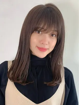 ロング 米澤 由衣のヘアスタイル