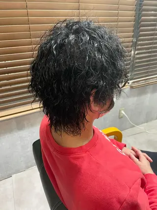 ミディアム パーマ メンズ 勝毛 広貴のヘアスタイル