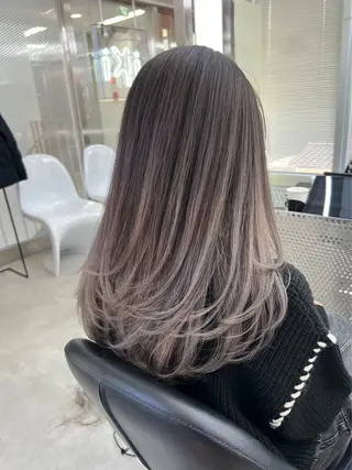 ロング 🫧バレイヤージュ/ ハイトーン/ミズキのヘアスタイル