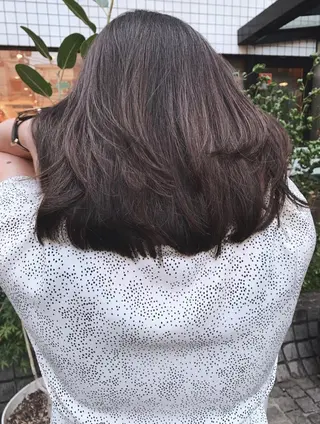ミディアム カラー 齋藤 真子のヘアスタイル