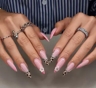 ネイル Julie NailSalonのネイルデザイン