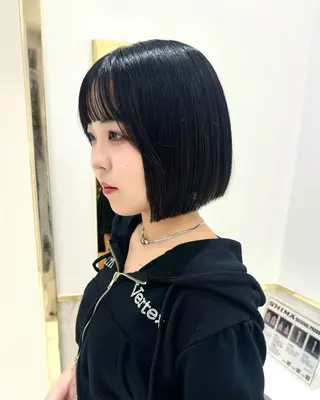 ショート カラー ヘアアレンジ 縮毛矯正🤍 ボブ/ HIKARIのヘアスタイル
