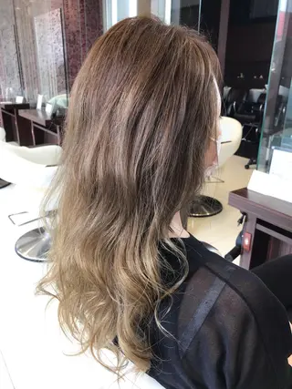カラー 茂木 絵梨子のヘアスタイル