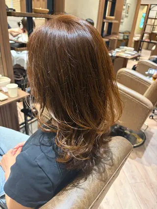ミディアム シモカワ マシロのヘアスタイル