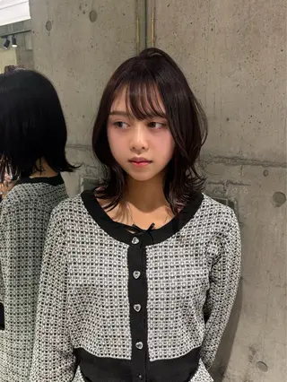 ミディアム colorlist 🖤SARASAのヘアスタイル