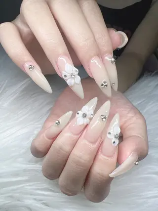 ネイル Lee Nailsのネイルデザイン