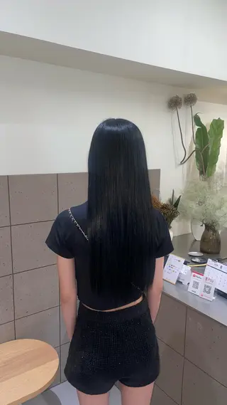 ロング カラー JURI /HUIのヘアスタイル