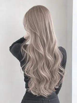 ロング 💛🤍U too e’s /店長🧸のヘアスタイル