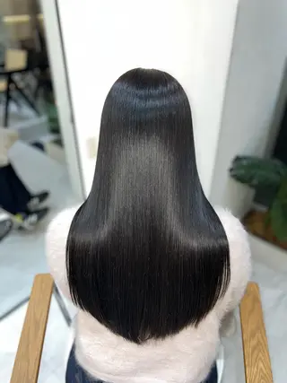 ロング カラー Zina aimiのヘアスタイル