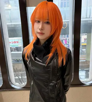 セミロング 💖艶ハイトーン髪質 改善💖ケンシンのヘアスタイル