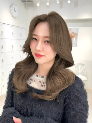 ロング カラー ヘアアレンジ 韓国レイヤーカット ONYXのヘアスタイル