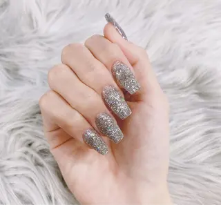 ロング ネイル Y. Sのネイルデザイン