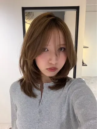 ミディアム 真下 瑞歩のヘアスタイル
