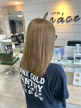 セミロング カラー 西岡 英菜のヘアスタイル
