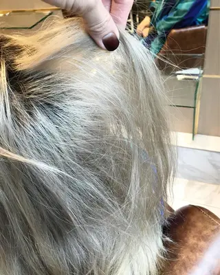 セミロング カラー ヘアアレンジ 🫧代表/新宿駅近/ 限定価格🫧田辺貴裕のヘアスタイル