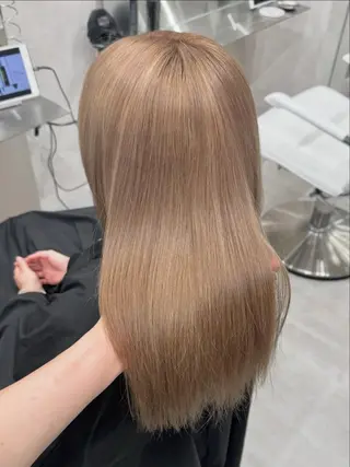 ロング saho😶️️꙳⟡ ミルクティーベージュのヘアスタイル