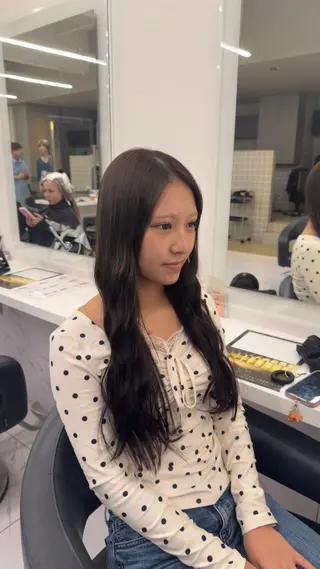 ロング 透明感×ワインレッド 🍒𝐘𝐮𝐤𝐚のヘアスタイル