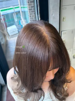 ロング カラー 上岡 みゆうのヘアスタイル
