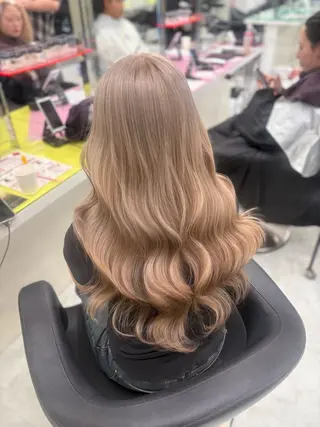 カラー akari🎀🤍 ガーリーstyleのヘアスタイル