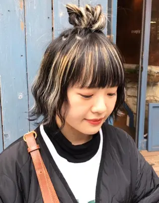 ショート カラー ヘアアレンジ ブリーチ、パーマ 西部笑のヘアスタイル
