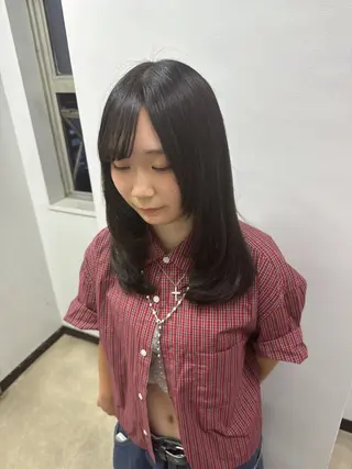 セミロング 透明感×ワインレッド 🍒𝐘𝐮𝐤𝐚のヘアスタイル